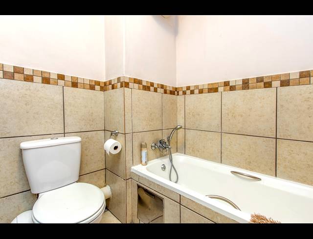 2 BEDROOM APARTMENT FOR SALE IN BARBEQUE DOWNS